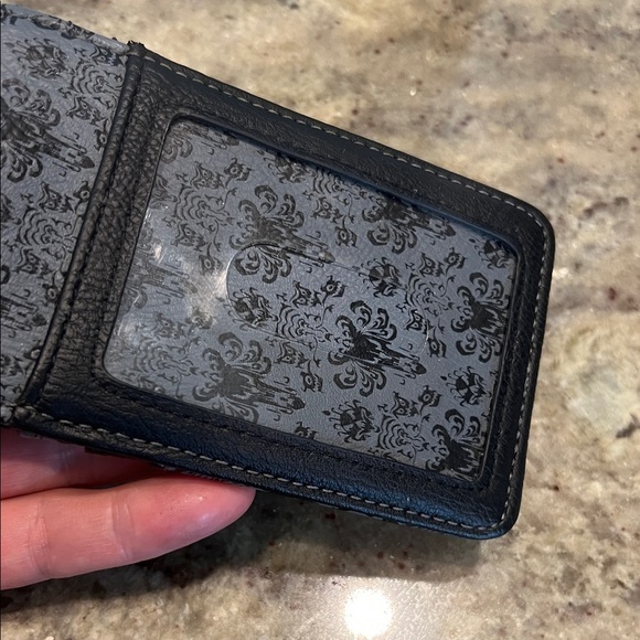 Disney Madame Leota Haunted Mansion Credit Card Wallet Cardholder - Picture 5 of 7
